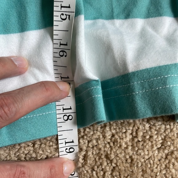 NWT Vineyard vines rugby crop top - Picture 3 of 5